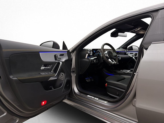 Mercedes-Benz CLA45 10 of 30