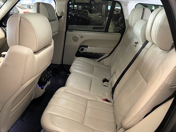 Land Rover Range Rover 20 of 27