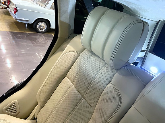 Land Rover Range Rover 18 of 27