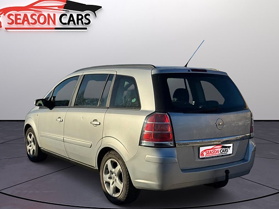 Opel Zafira 3 of 5
