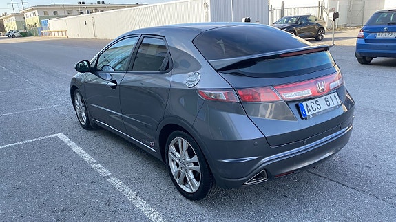 Honda Civic 4 of 5