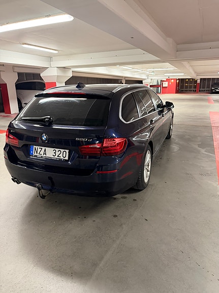 BMW 520d 4 of 5