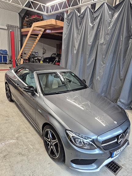 Mercedes-Benz C43 2 of 5