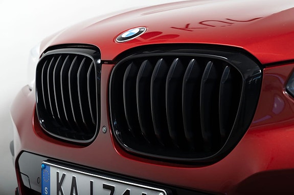 BMW X4 3 of 5