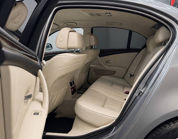 BMW 523i 17 of 17