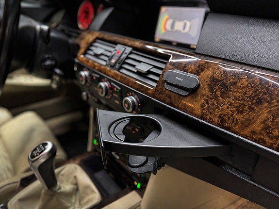 BMW 523i 16 of 17
