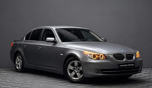 BMW 523i 3 of 5