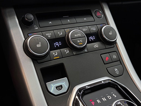 Land Rover Range Rover Evoque 22 of 27