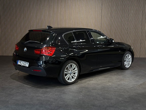 BMW 118d 4 of 5
