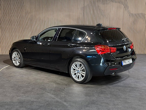 BMW 118d 3 of 5