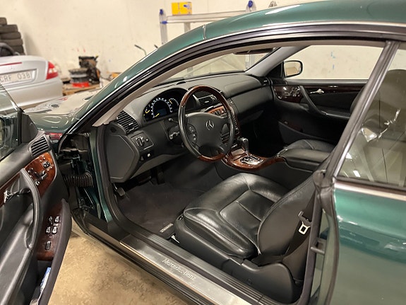 Mercedes-Benz CL500 4 of 5