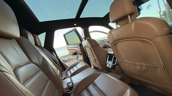 Porsche Cayenne S 9 of 14
