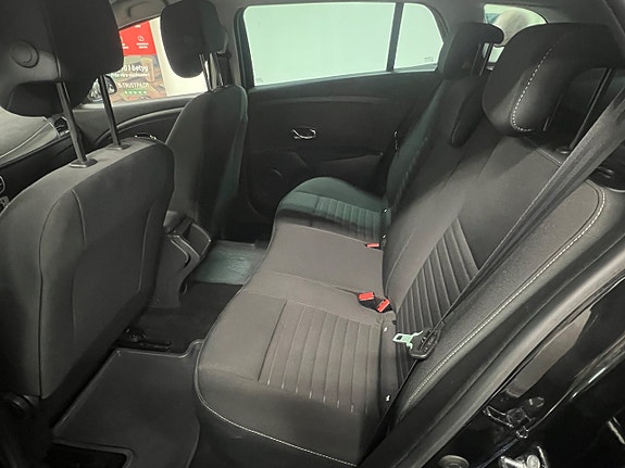 Renault Megane 15 of 15