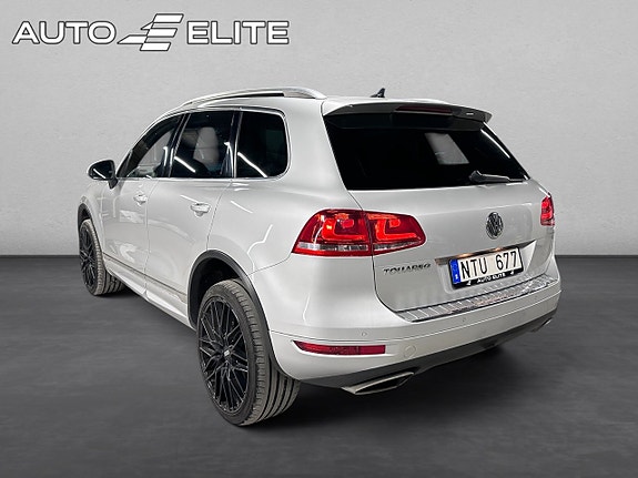 Volkswagen Touareg 3 of 5