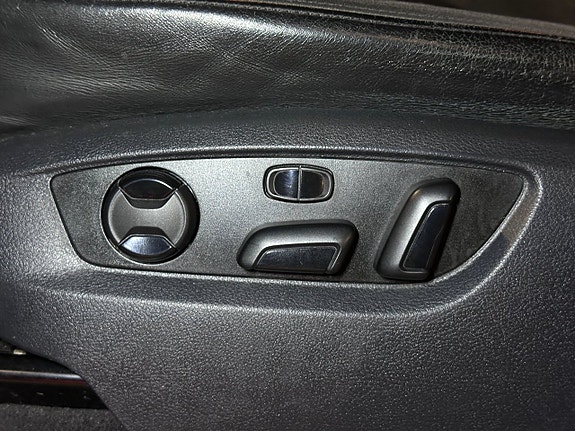 Volkswagen Touareg 13 of 28