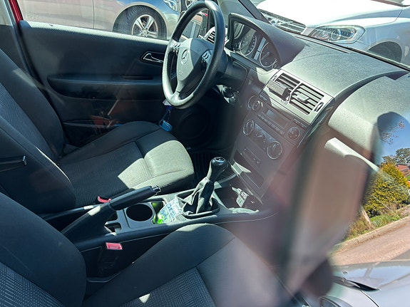 Mercedes-Benz A160 2 of 4