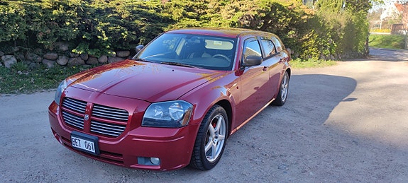 Dodge Magnum 2 of 8