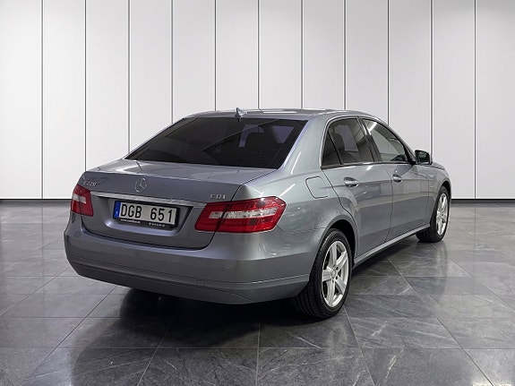 Mercedes-Benz E220 4 of 13