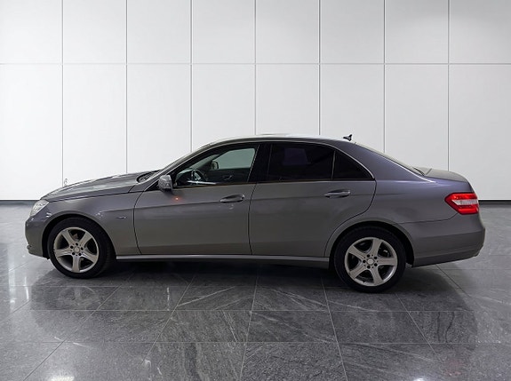 Mercedes-Benz E220 6 of 13