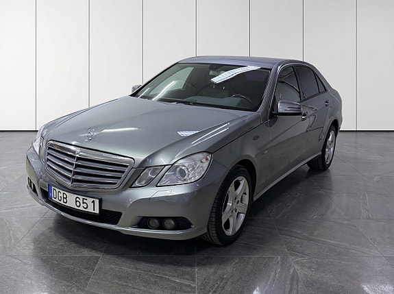Mercedes-Benz E220 5 of 13