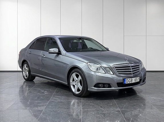 Mercedes-Benz E220 3 of 13