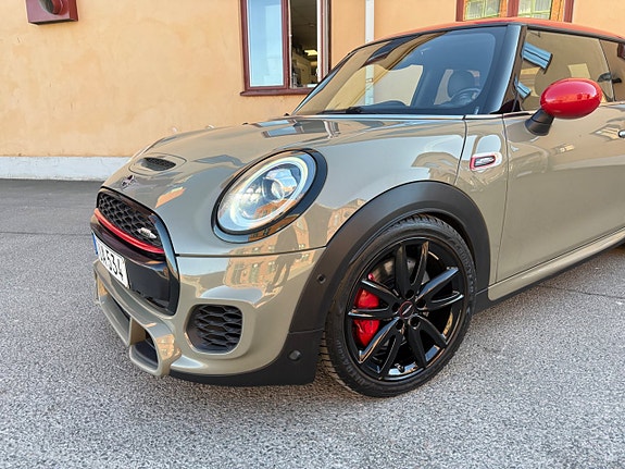 MINI John Cooper Works 2 of 5