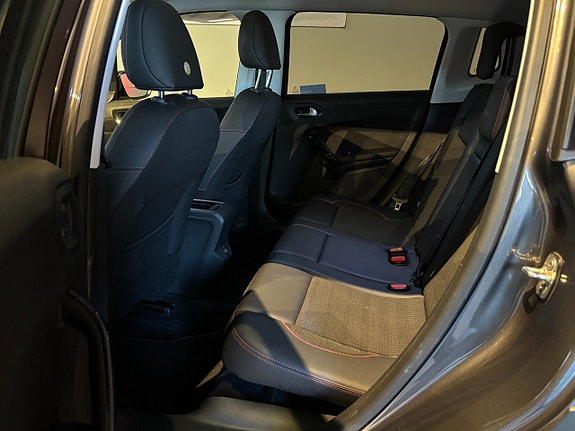 Peugeot 2008 13 of 18