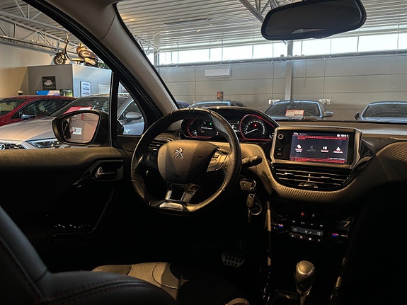 Peugeot 2008 9 of 18