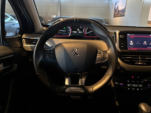 Peugeot 2008 10 of 18