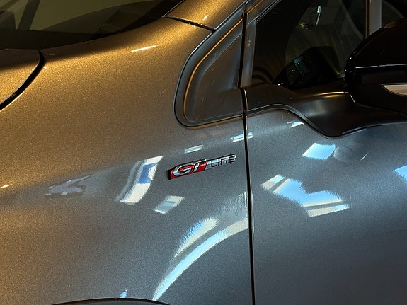 Peugeot 2008 3 of 5