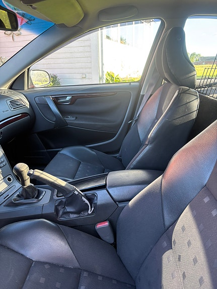 Volvo S60 3 of 3