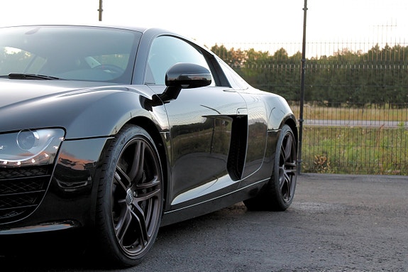 Audi R8 6 of 30