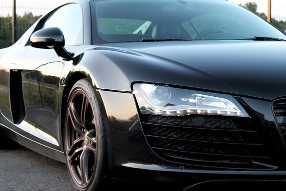 Audi R8 2 of 30