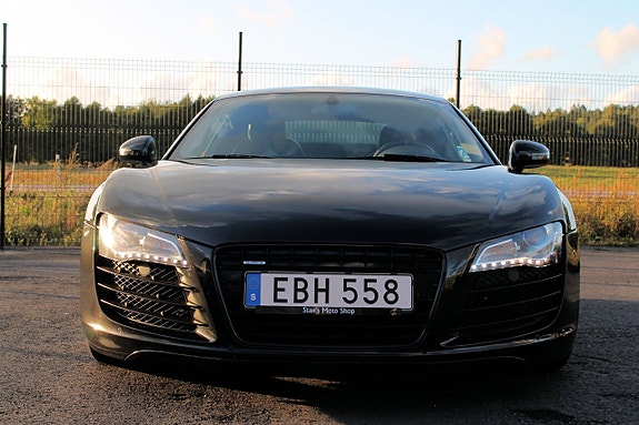 Audi R8 4 of 30