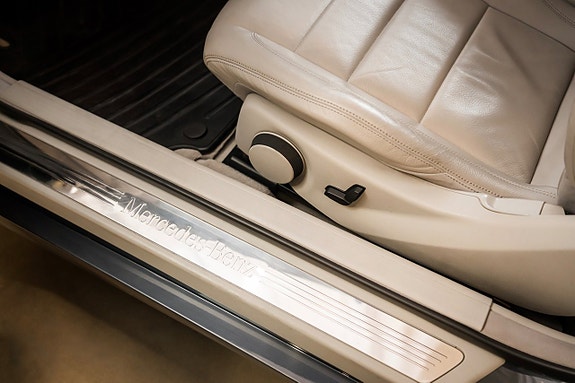 Mercedes-Benz E250 15 of 26