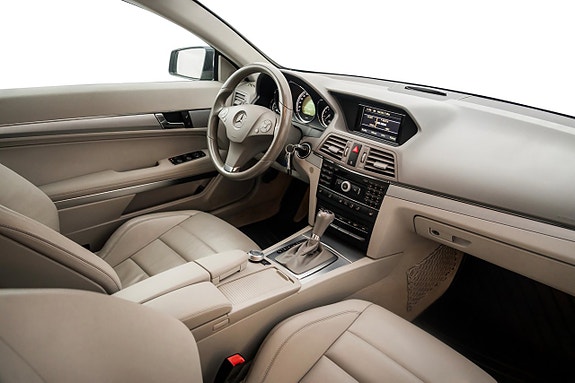 Mercedes-Benz E250 22 of 26