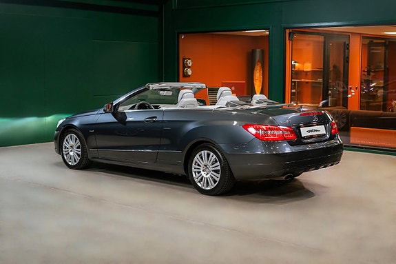 Mercedes-Benz E250 3 of 5