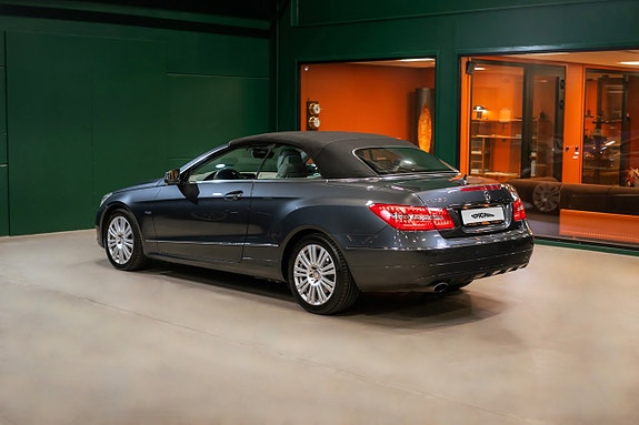 Mercedes-Benz E250 9 of 26