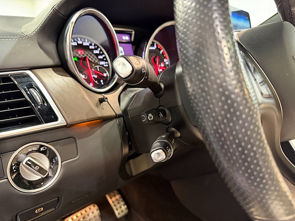 Mercedes-Benz GLE43 22 of 27