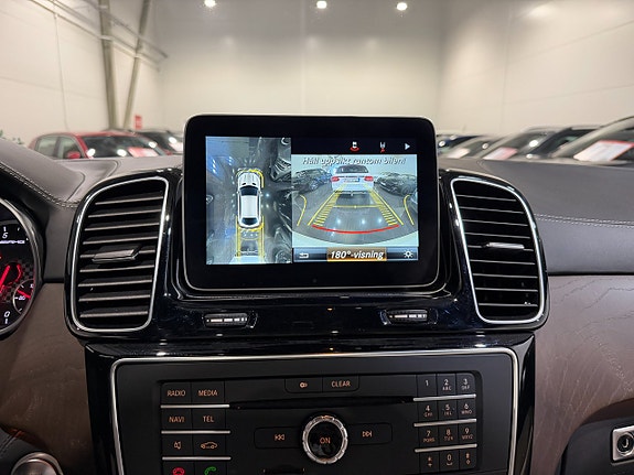 Mercedes-Benz GLE43 19 of 27