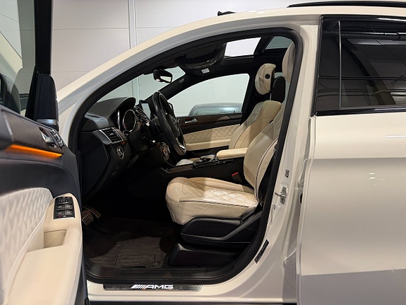 Mercedes-Benz GLE43 15 of 27