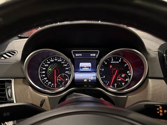 Mercedes-Benz GLE43 26 of 27