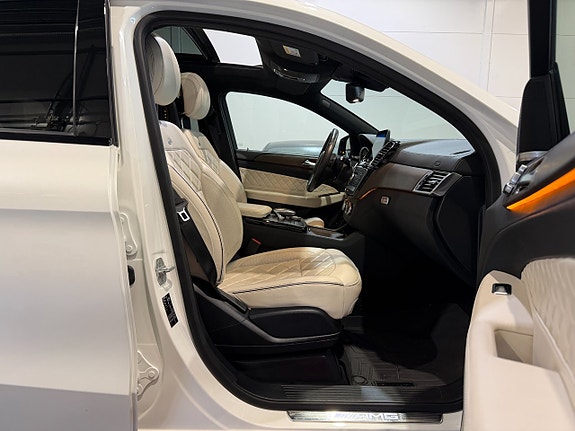Mercedes-Benz GLE43 14 of 27