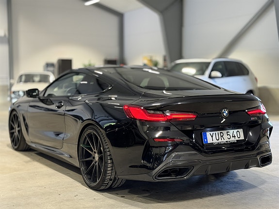 BMW M850i 2 of 5
