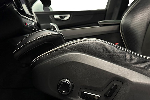 Volvo XC60 14 of 30