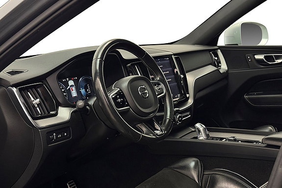 Volvo XC60 12 of 30