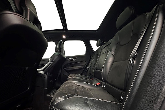 Volvo XC60 16 of 30