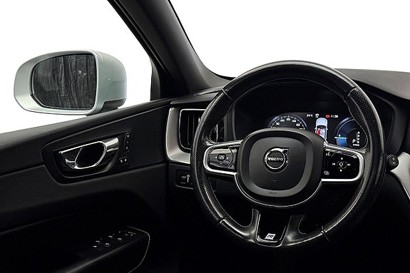 Volvo XC60 18 of 30
