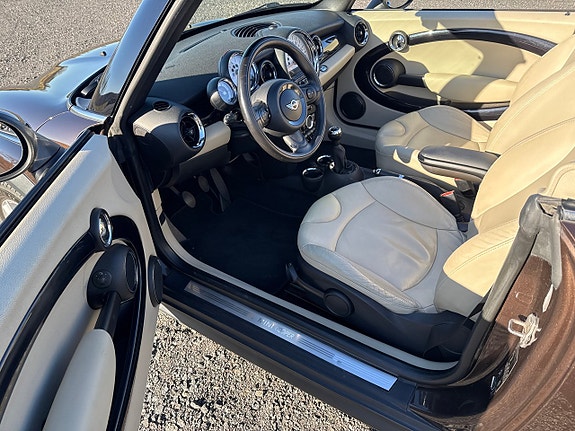 MINI Cooper 15 of 25