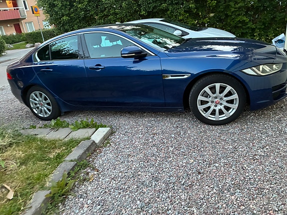 Jaguar XE 10 of 10
